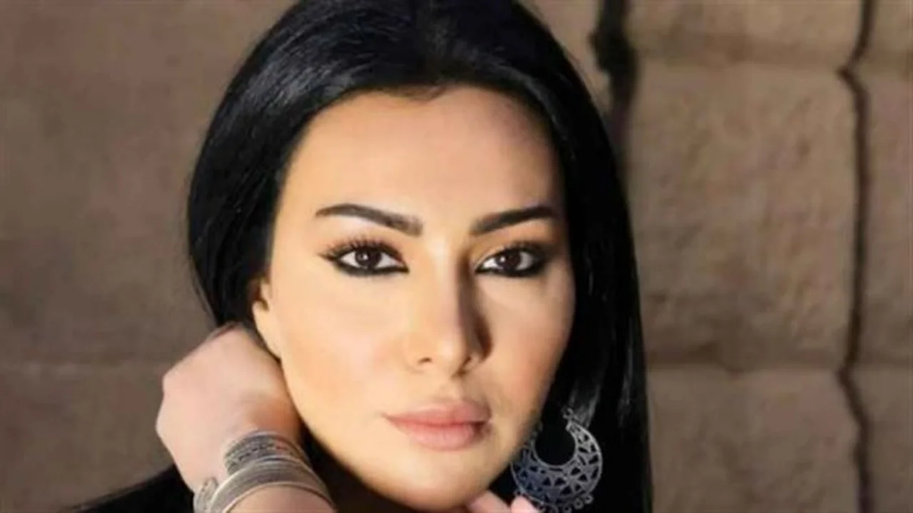 تجارب فنية متنوعة.. ميرهان حسين تتصدر المشهد بمشروعات سينمائية ومسرحية مرتقبة